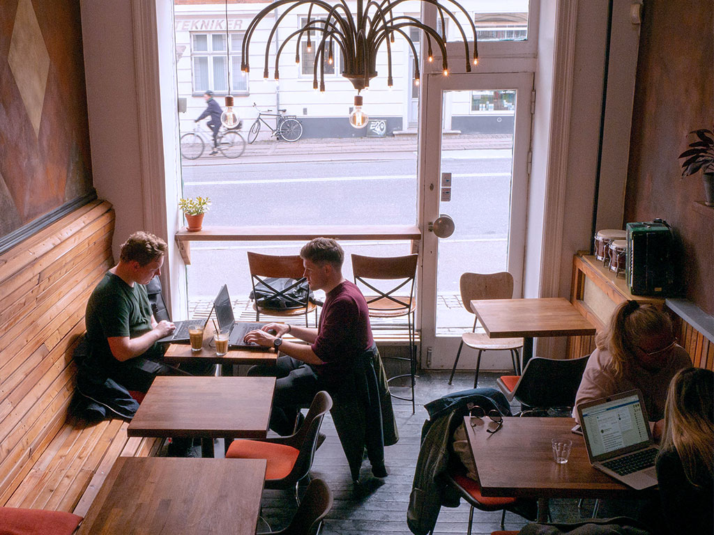 Snabel B - Din Hyggebar I Valby